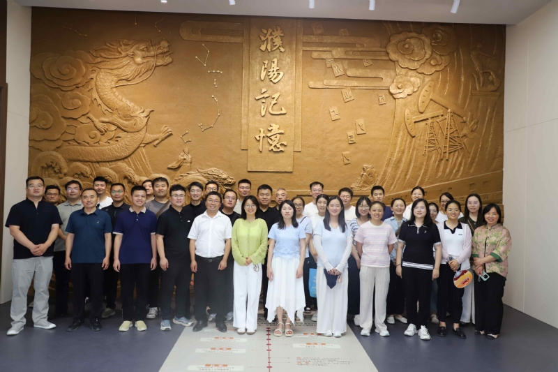 迎七一  淬初心  担使命——集团公司开展建党105周年主题